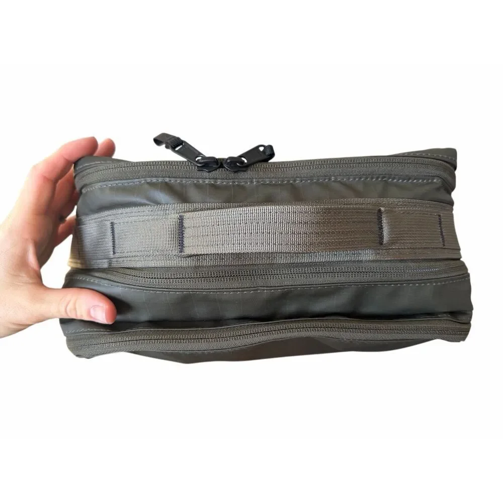 North Face Backpack Base Camp‎ Voyager NEW Daypack New Taupe Green TNF Black